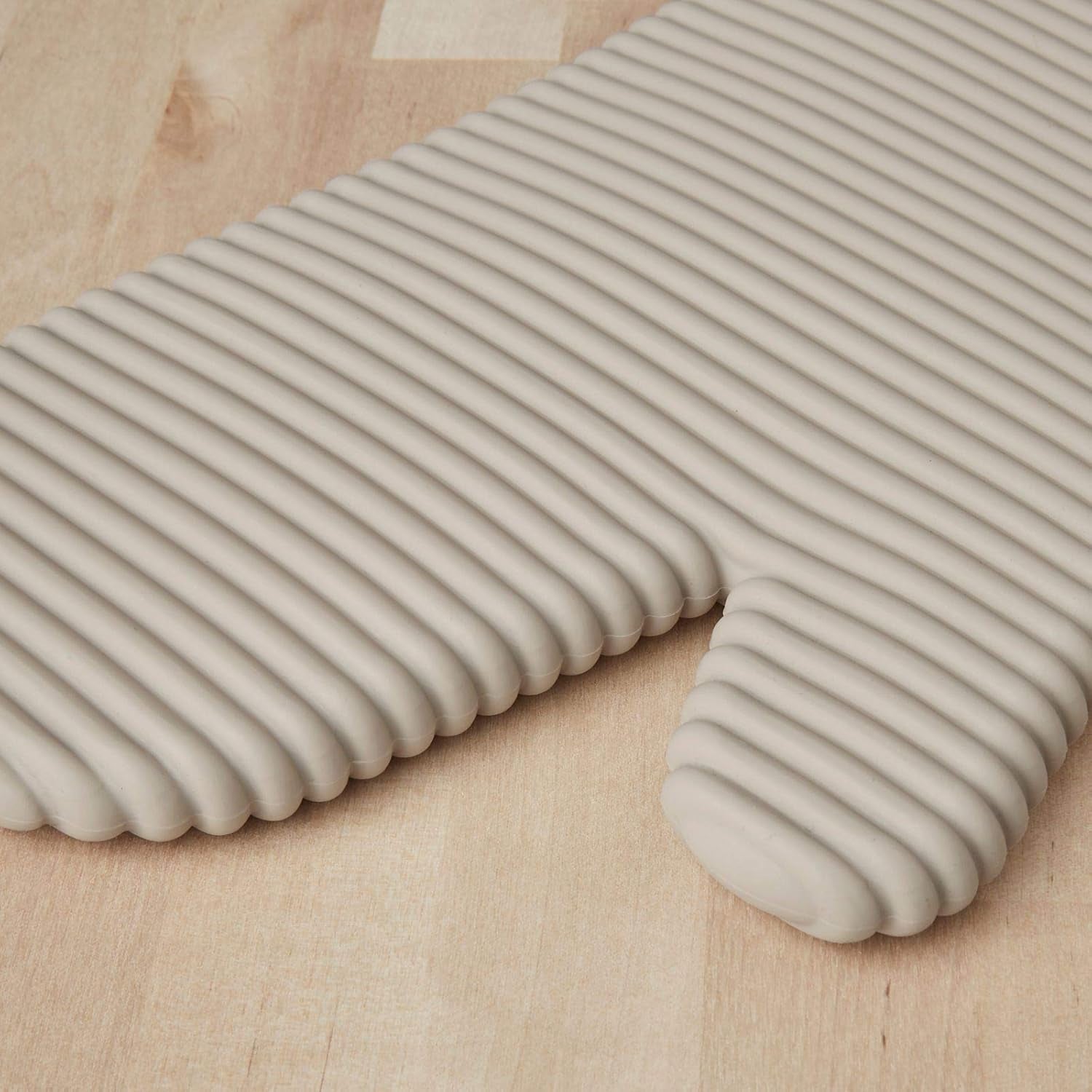 Ribbed Soft Silicone Oven Mitt